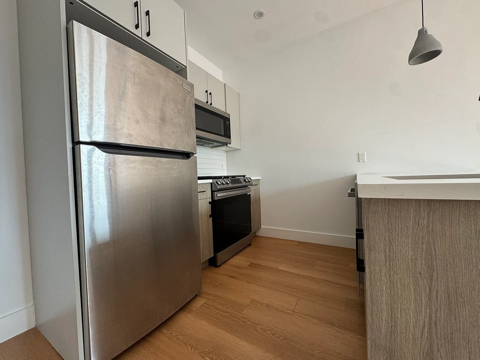 1 bed, 650 sqft, $2,300 — Photo 1