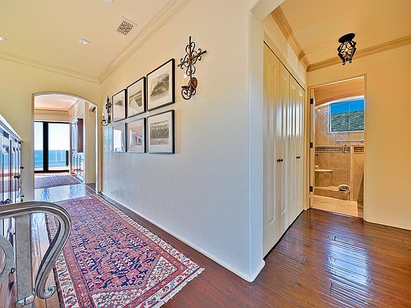 4th image of 5642 Dolphin Pl