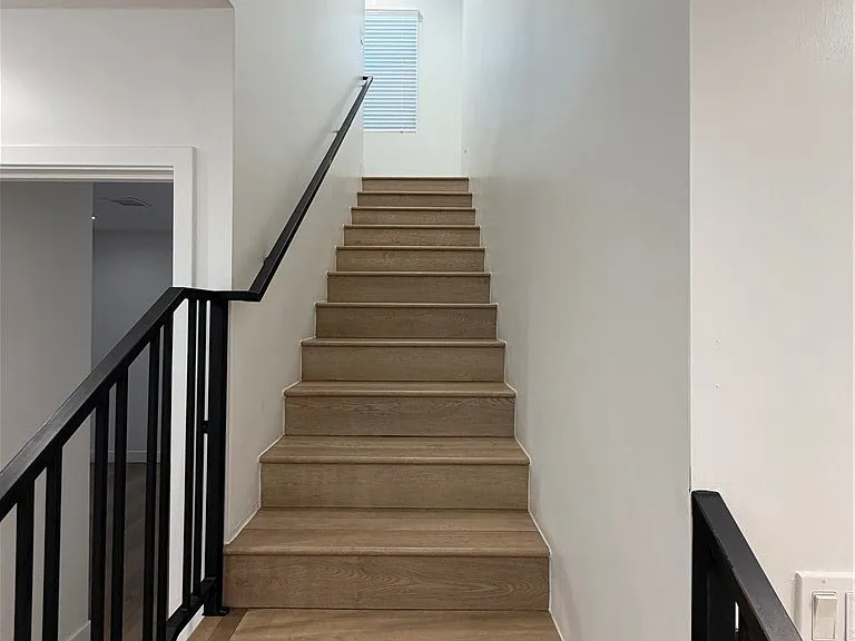 8437 Calvin Ave — Photo 10