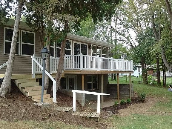 4th image of 427 Hemlock Dr