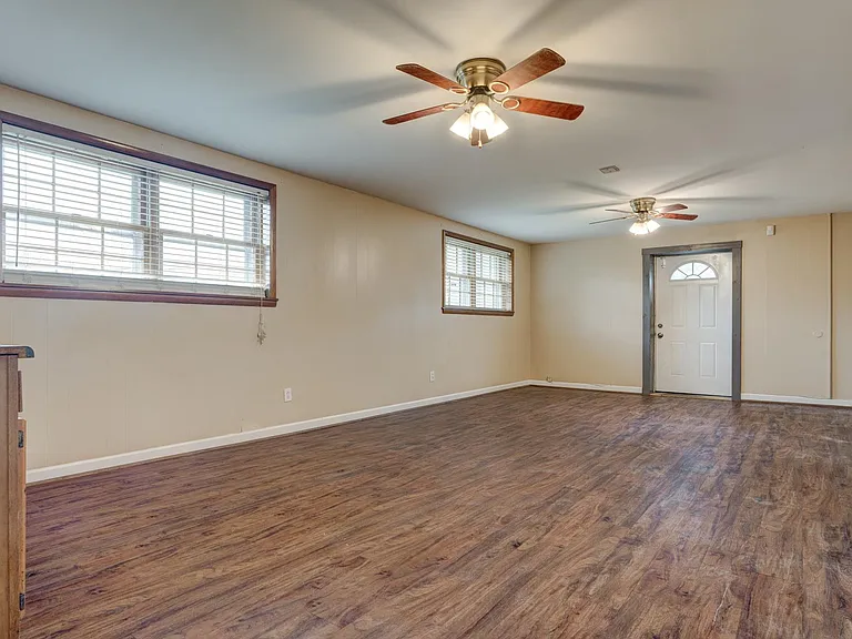 3404 Jones Dr — Photo 23