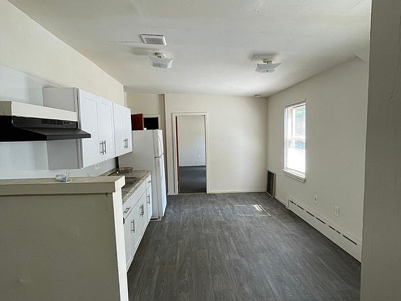 2nd image of 617 W 4th St #B
