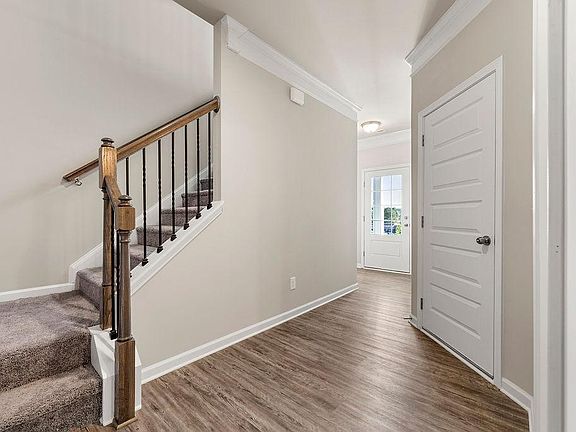 4th image of 3907 Clarington Dr