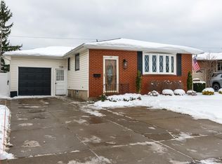 124 Dartwood Dr, Cheektowaga, NY 14227