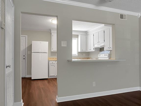3rd image of 520 Rose Ln APT 1