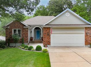 2912 S Hickory Rdg, Independence, MO 64057