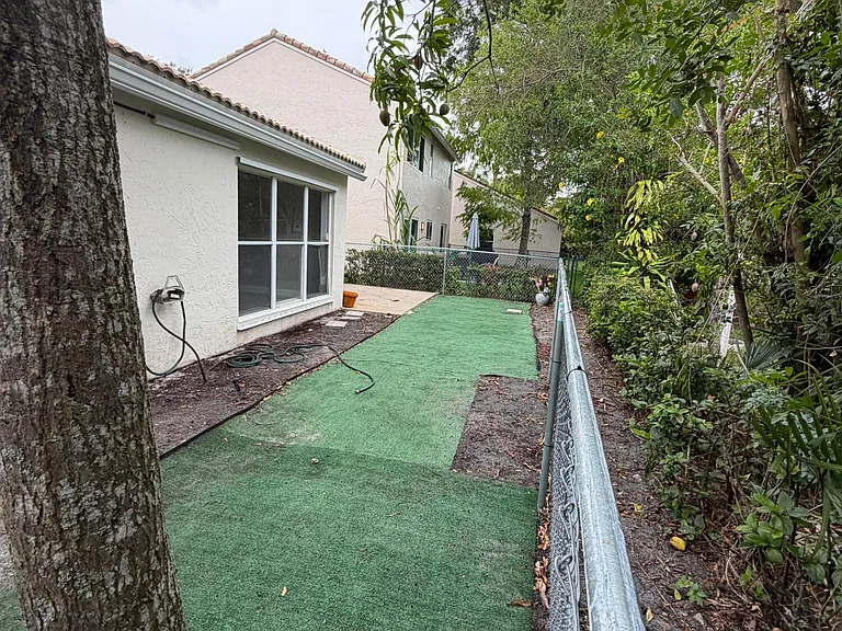 7657 Sanctuary Dr — Photo 15