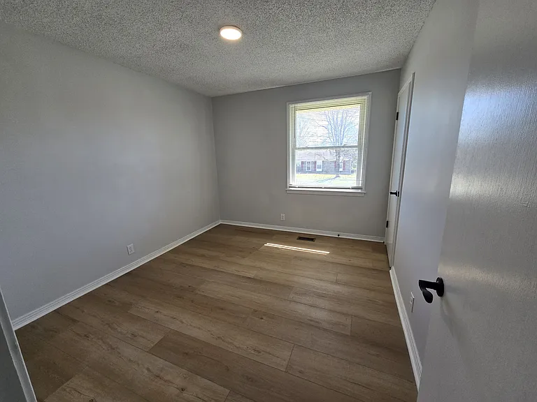 209 Friendship Dr — Photo 9