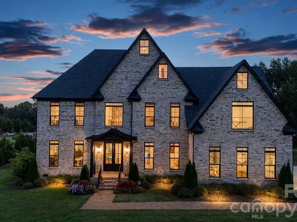 10110 Whispering Falls Ave, Mint Hill, NC 28227