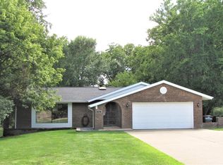 967 Greentree Rd, Lawrenceburg, IN 47025