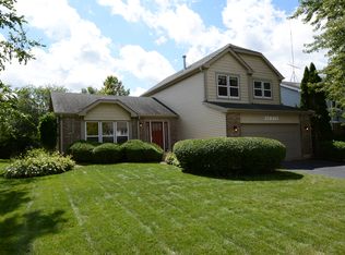 27W093 Walnut Dr, Winfield, IL 60190
