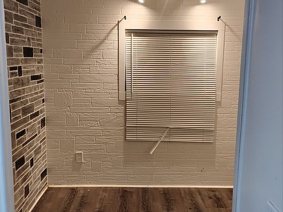 4th image of 1720 NW 38th Ave Unit 81