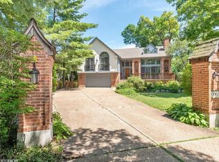 1551 Edgewood Rd, Lake Forest, IL 60045