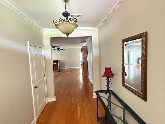 5th image of 9125 Melrose Ln