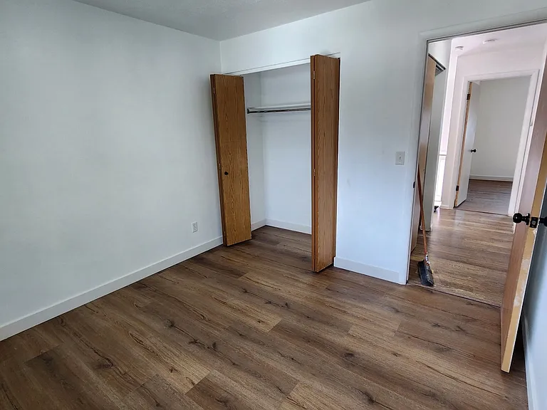 670 N 400 W — Photo 22