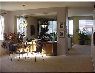 3rd image of 2572 Hitchcock St