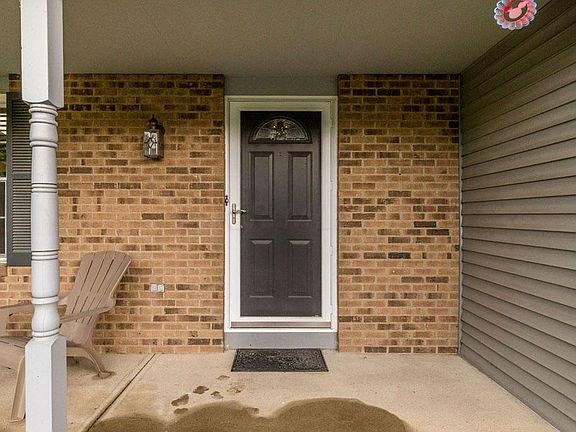 2nd image of 1635 Cayuga Ct