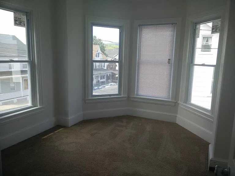 103 4th St — Photo 5