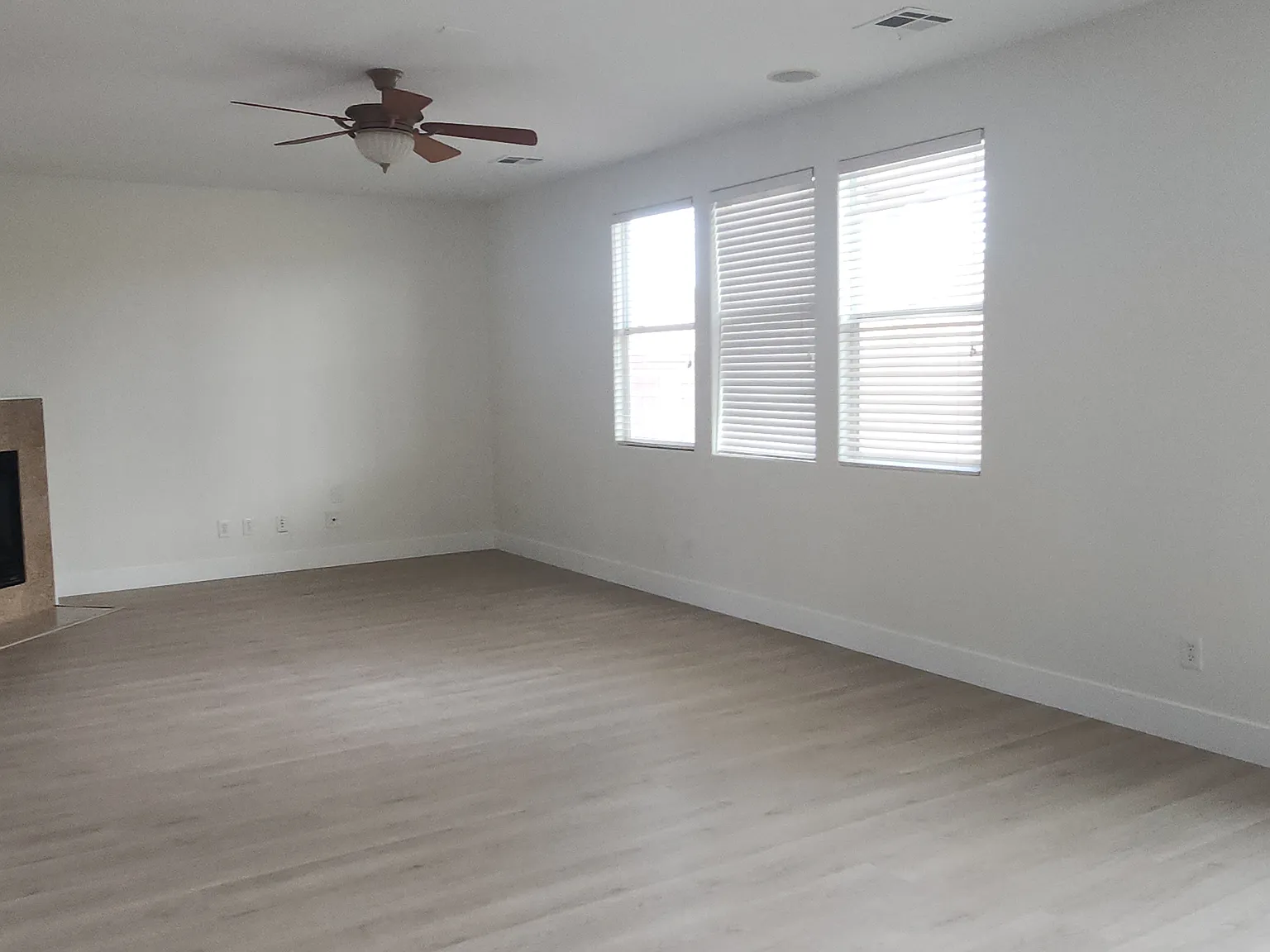 4 bed, 2.5 bath, 2320 sqft, $2,650 — Photo 3