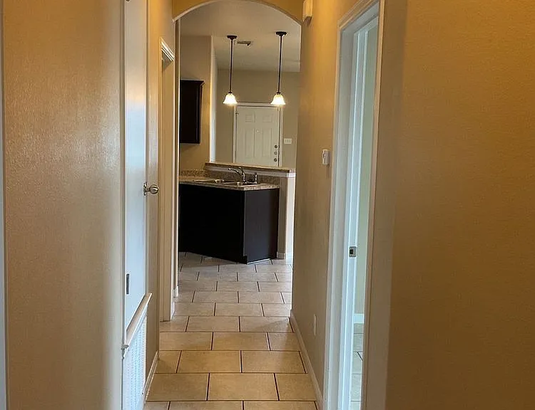 4610 Cambridge Dr #A/B — Photo 10