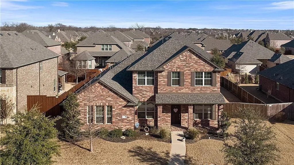 5 bed, 4.5 bath, 3569 sqft, $6,800 — Photo 2