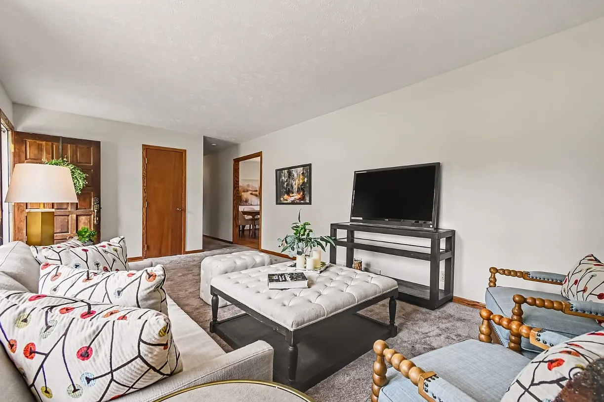 3 bed, 2037 sqft, $2,500 — Photo 3