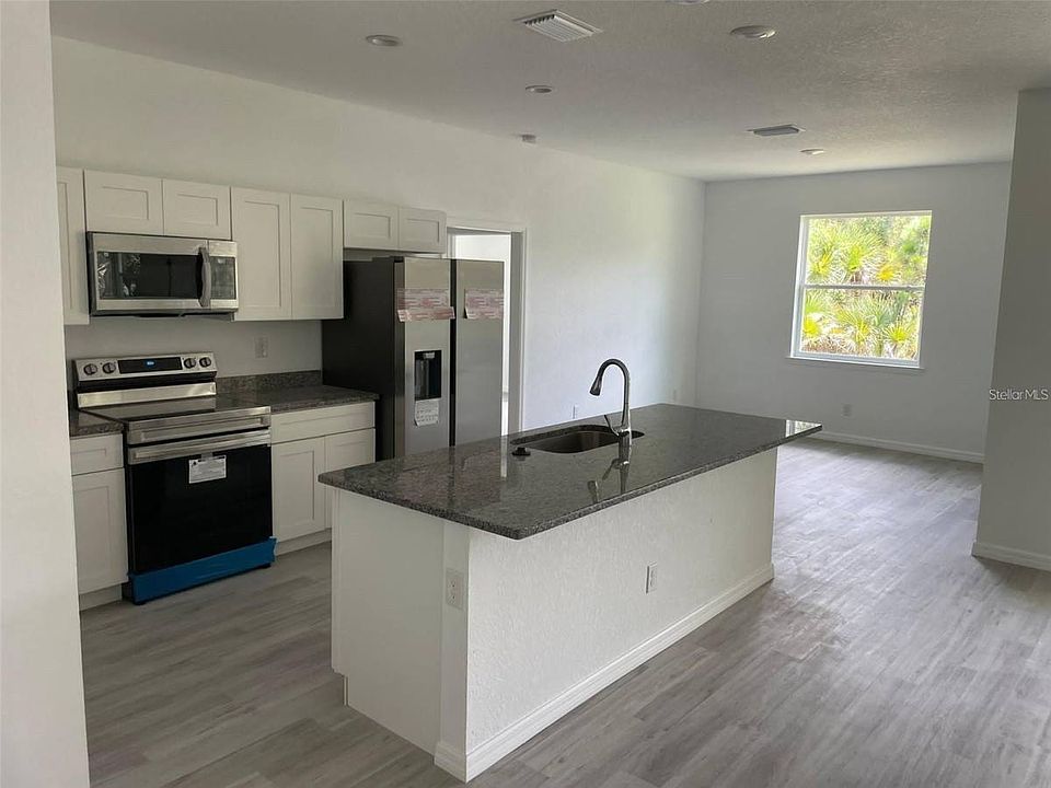 2nd image of 2805 Wells Ave