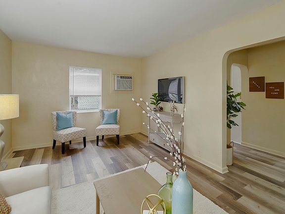 3rd image of 3562 1/2 4th Ave S