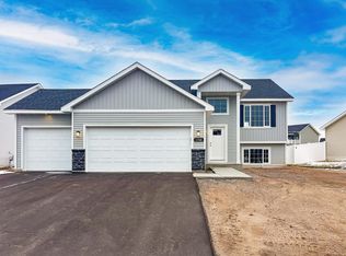 1316 Woods Rd NE, Isanti, MN 55040