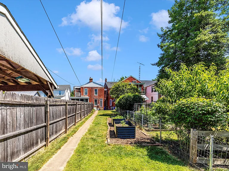 232 Dill Ave — Photo 49
