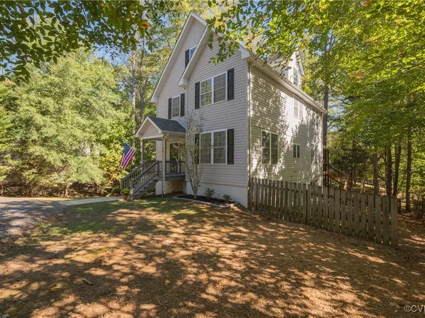 38 Xebec Rd, Palmyra, VA 22963