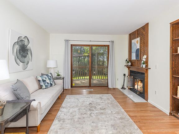 5th image of 901 North Ave NE #A