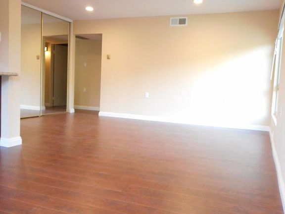 4th image of 324 Chestnut Hill Ct APT 37