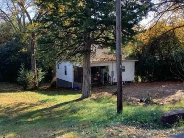 143 Heritage Ave, Forest City, NC 28043