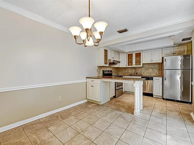 2833 Orange Tree Cir N #C — Photo 8