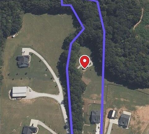 4th image of 330 Taylor Path