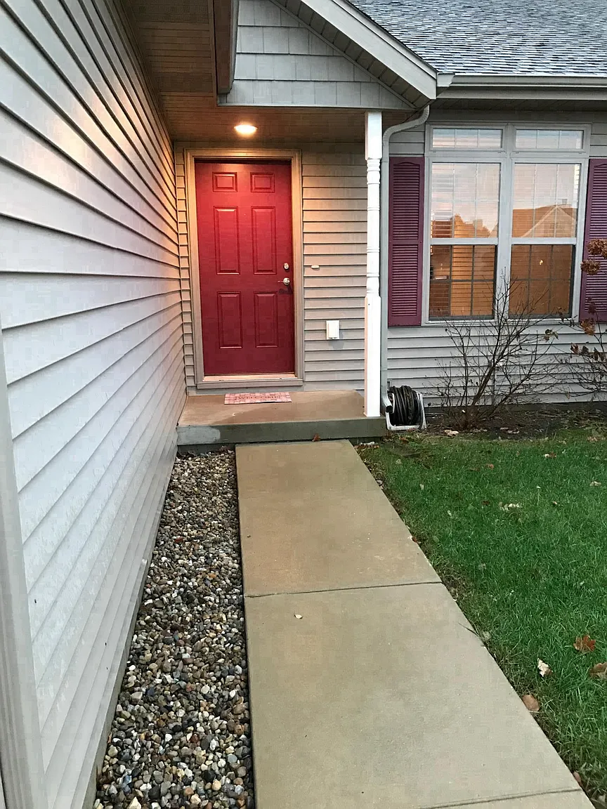 614 Sedgegrass Dr photo 1