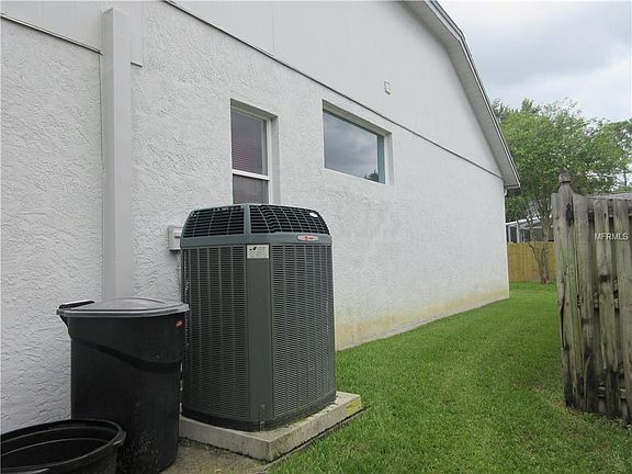 4th image of 4411 Round Lake Ct