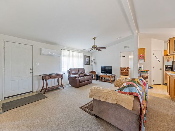 4th image of 22087 Buena Vista Dr
