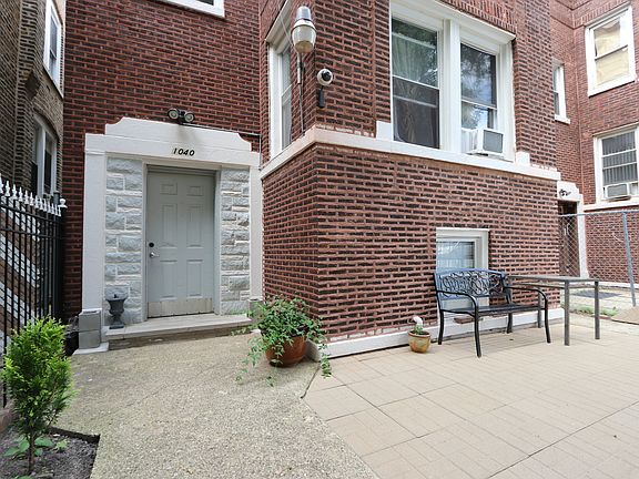 2nd image of 1040 N Trumbull Ave