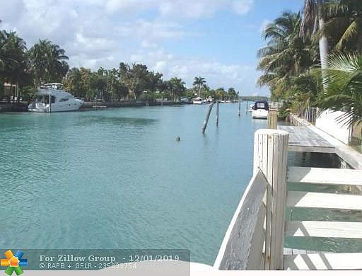 3rd image of 9720 W Bay Harbor Dr