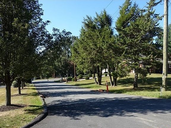 3rd image of 3443 Fairview Ct