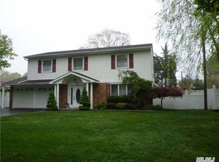 3 Brookstan Rd, Nesconset, NY 11767