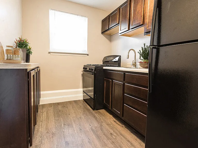 Mount Ridge Apartments — Photo 6