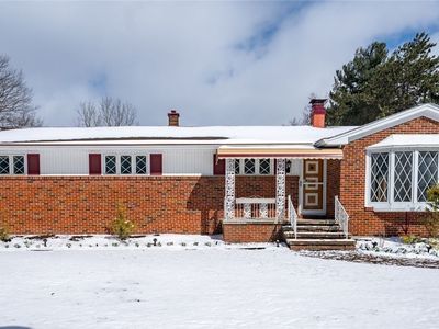 80 Rowley Rd, Cheektowaga, NY, 14227