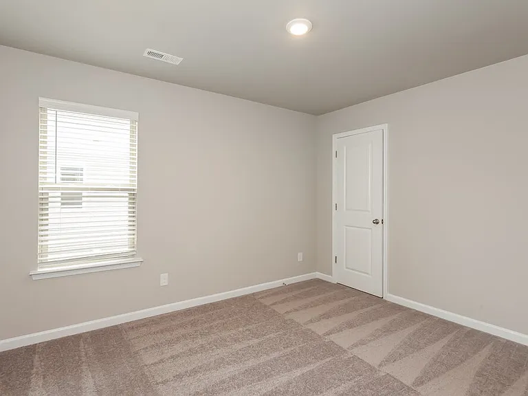 208 Neal Dr — Photo 14