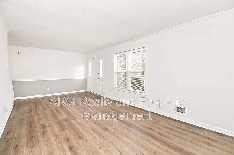 3 bed, 2.5 bath, 1632 sqft, $1,650 — Photo 2