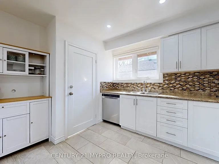 56 Bailey Cres #MAIN — Photo 13