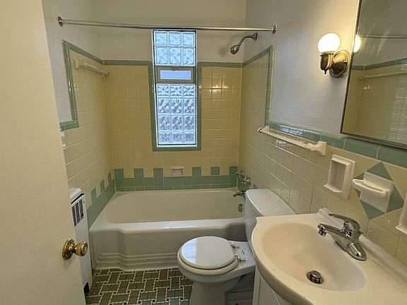 4th image of 1607 Asmann Ave APT 17