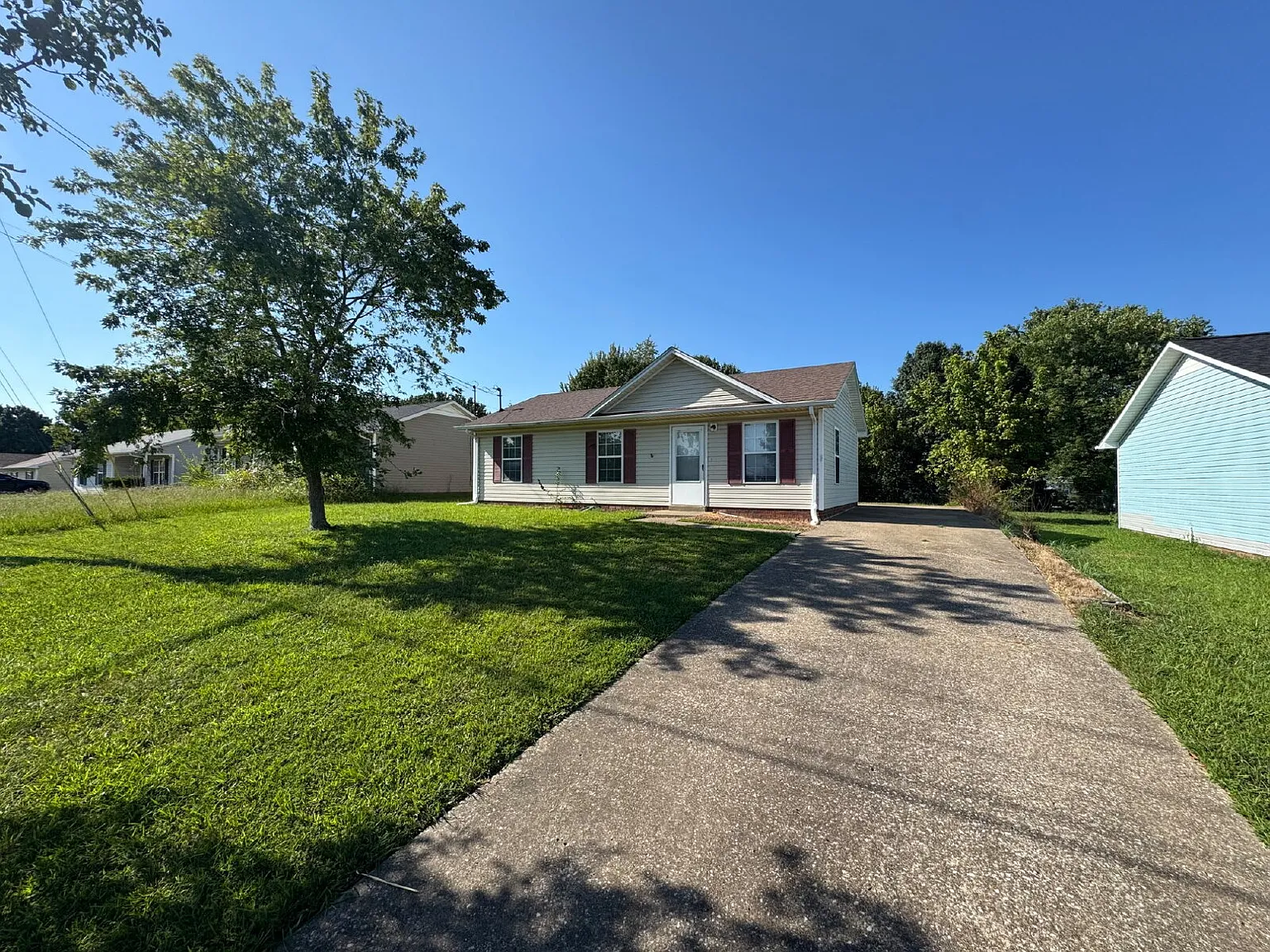 3 bed, 1.0 bath, 987 sqft, $1,095 — Photo 3
